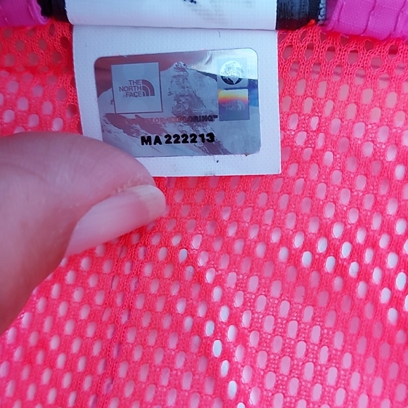 The North Face hyvent girls hooded jacket - Picture 5 of 6